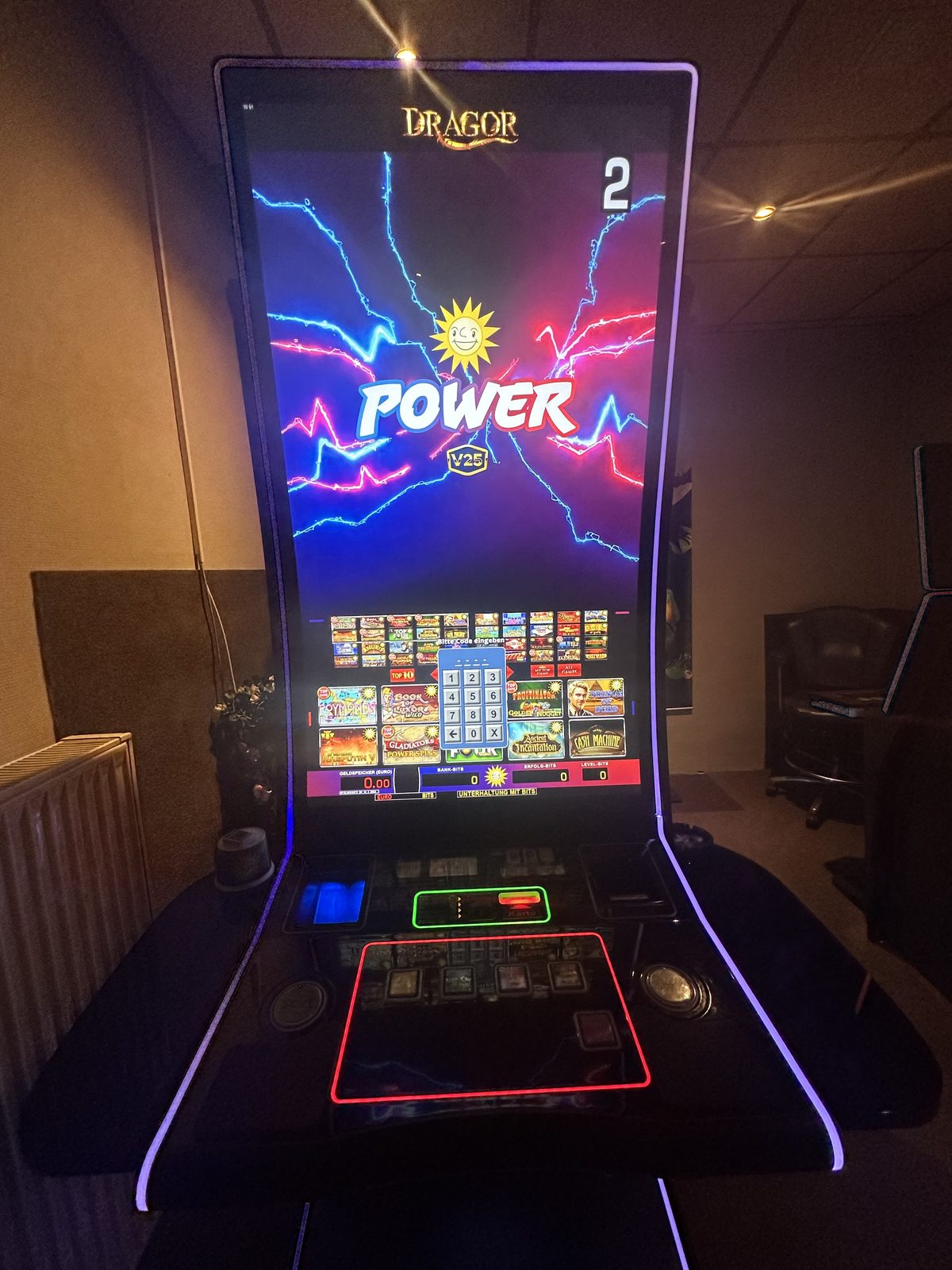 DRAGOR POWER Automat – CT Spielhalle Gardelegen DRAGOR POWER Spielautomat mit LED-Beleuchtung in der CT Spielhalle Gardelegen