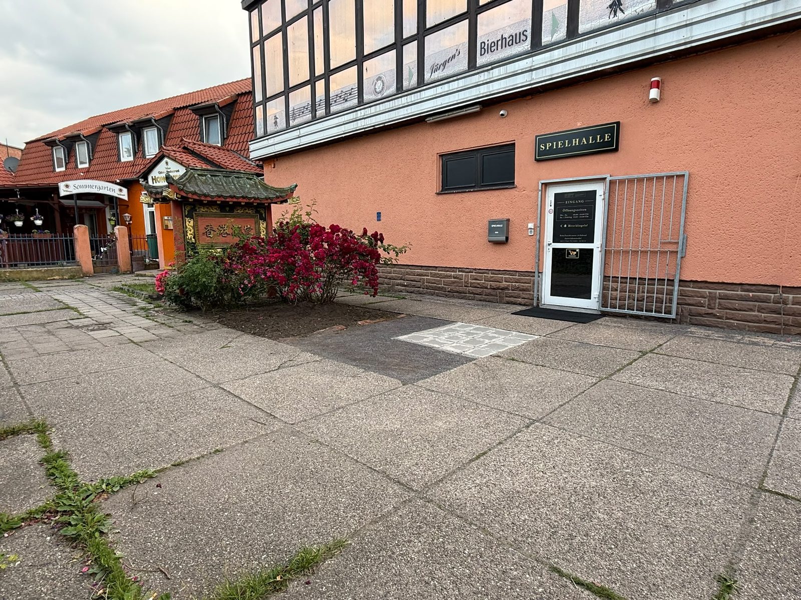 Außenansicht Spielhalle Haldensleben Außenansicht der Spielhalle Haldensleben mit Umgebung an der Masche 26a