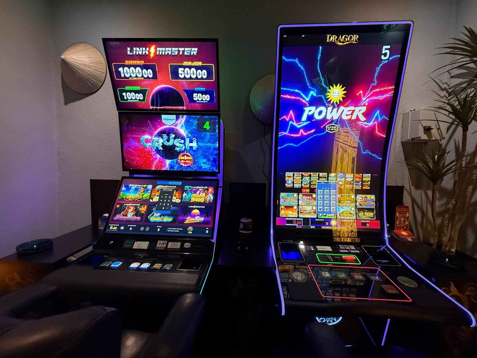 Spielautomaten Haldensleben Spielautomaten in der Spielhalle Haldensleben, beleuchtet